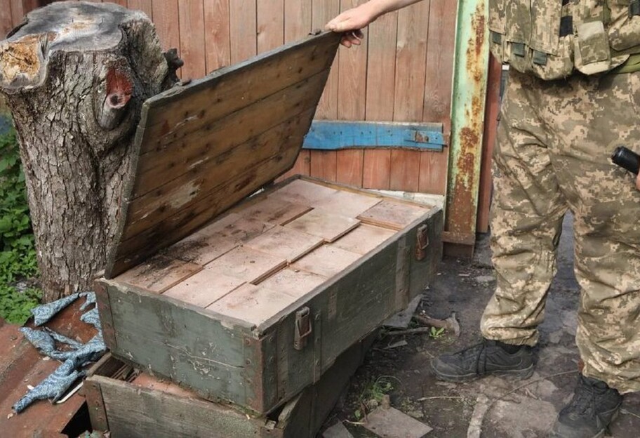 Мародерство росіян в Україні – окупанти намагалися вкрасти плитку – фото - фото 1