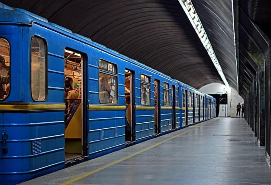 Ракетні удари по метро Харкова - пошкоджено три потяги підземки - фото 1