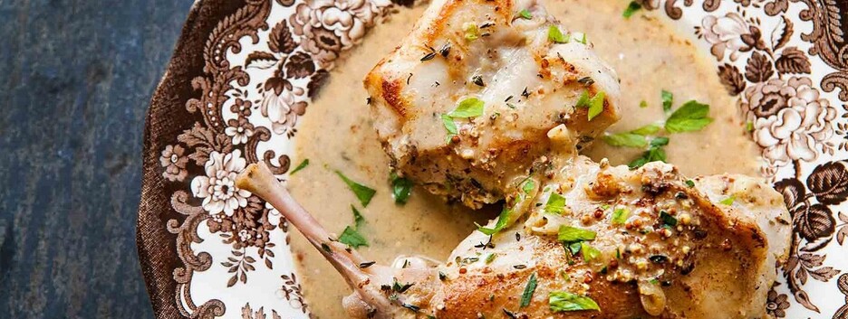 Королевский обед: кролик, тушеный в горчично-сливочном соусе