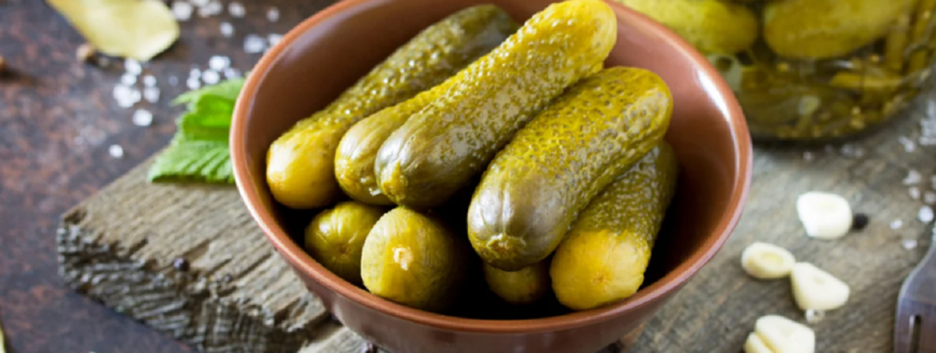 Як із бочки: рецепт смачних солоних огірків на зиму