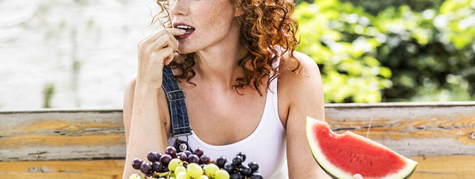 Втамовують спрагу і насичують: дієтолог розповіла, як правильно харчуватися фруктами