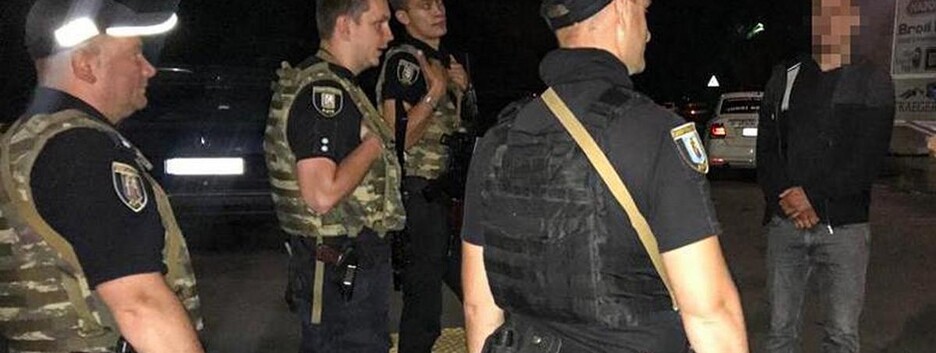 Ночные рейды по клубам Киева: полиция вручила более 200 повесток (фото)