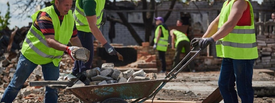 Українців можуть залучати до суспільно корисних робіт за мінімалку