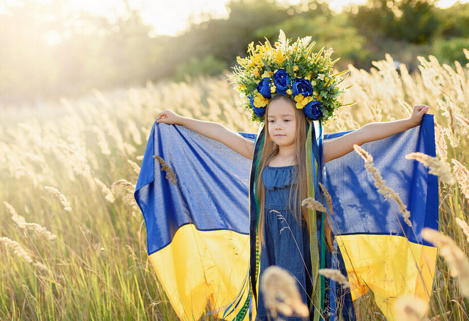 День Конституции Украины 2022 - поздравления в стихах, прозе и открытках - фото 1