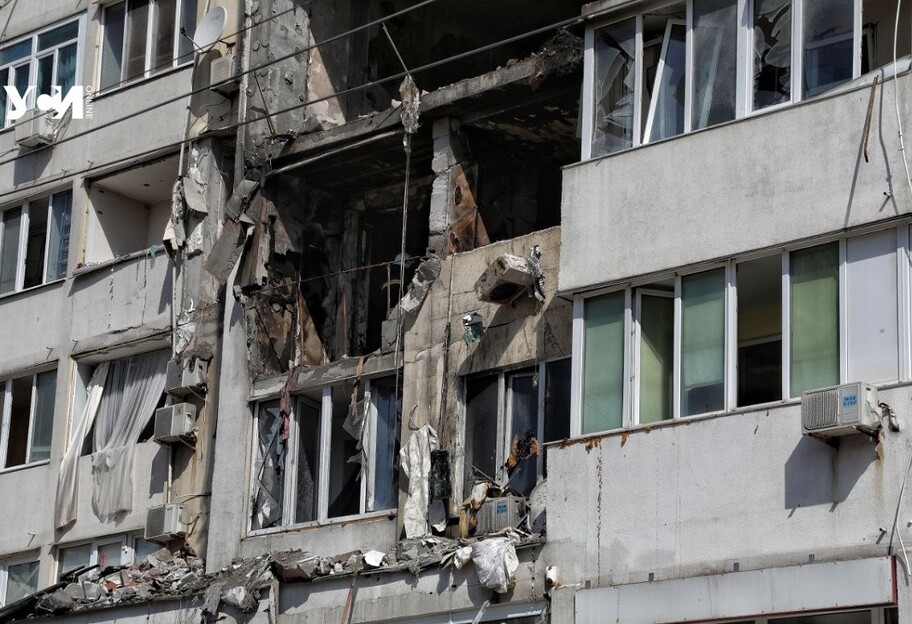 Обстріл Миколаєва - ракета влучила в багатоповерхівку - є жертви - фото 1