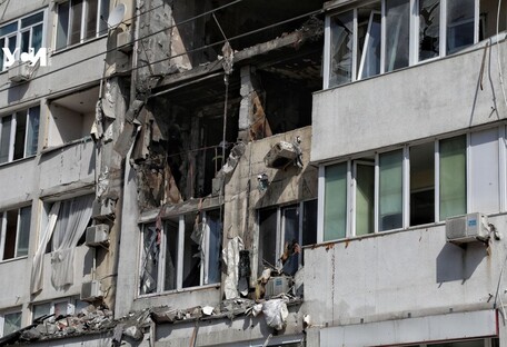 Утром Россия ударила по многоэтажке в Николаеве: есть жертвы