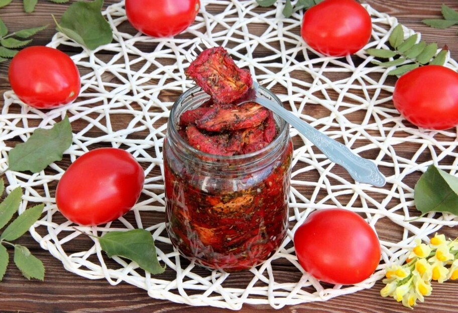 Вяленые помидоры в духовке на зиму - пошаговый рецепт вкусной закуски - фото 1