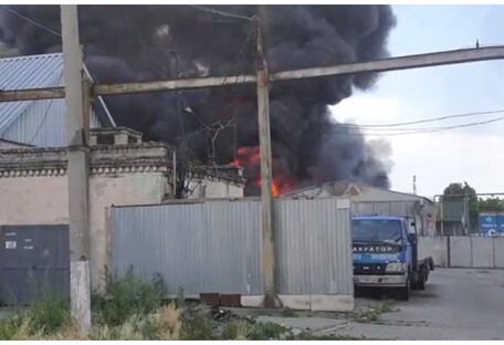 В Херсоне взорвали склады оккупантов (видео)