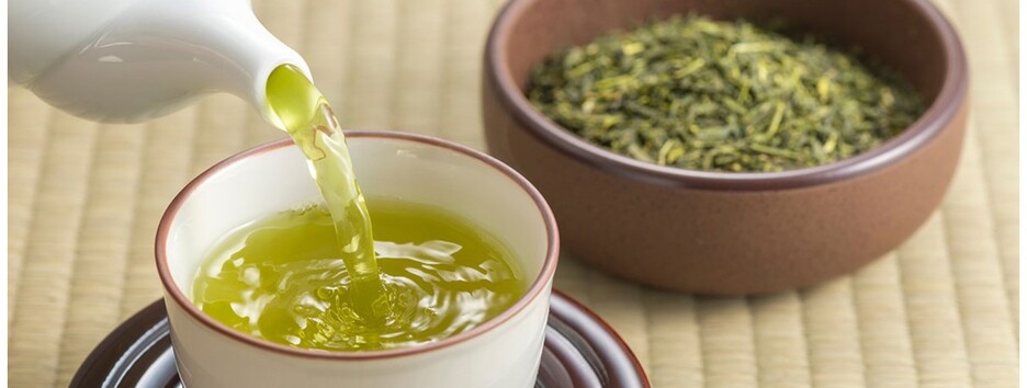 Швидко вгамовує спрагу: рецепт зеленого чаю з імбиром та корицею