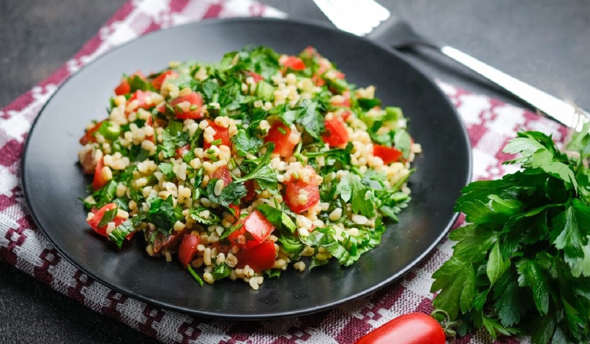 Сытный и вкусный салат Табуле: рецепт постного блюда на Рождество Иоанна Крестителя фото