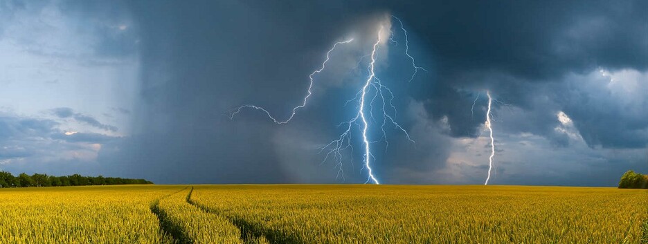 Сьогодні Україну накриють грози: прогноз погоди на Івана Купала