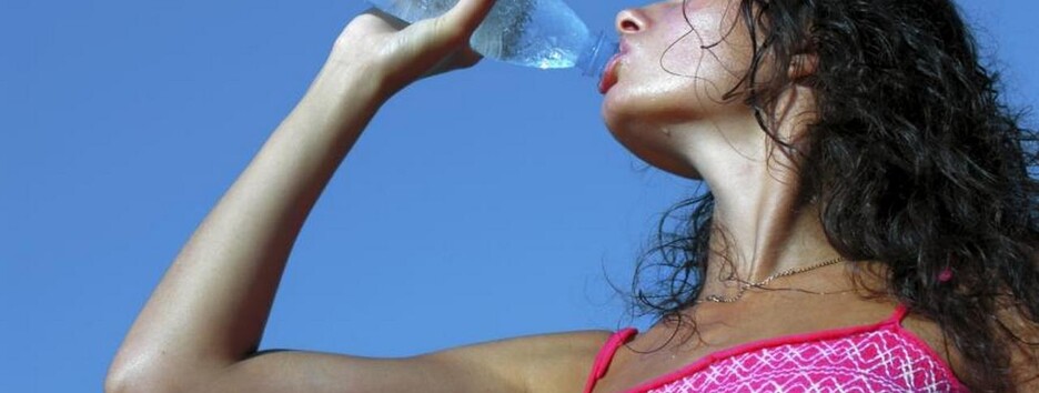 Відмовтеся від газованих напоїв: у МОЗ розповіли, чим рятуватися у спеку