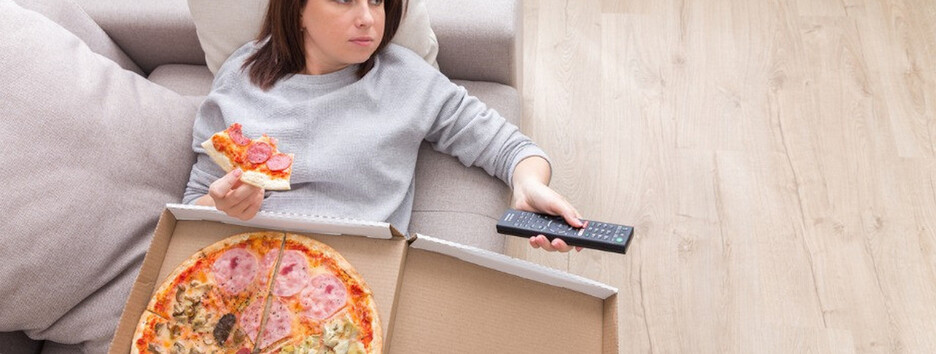 Эмоции не равно еда: диетолог рассказала, как перестать заедать стресс 