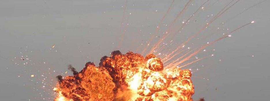 ЗСУ розбомбили базу окупантів у Херсоні: з-під завалів чути крики (фото)