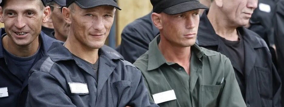 В России мобилизуют преступников: в сеть попали кадры из тюрьмы (видео)