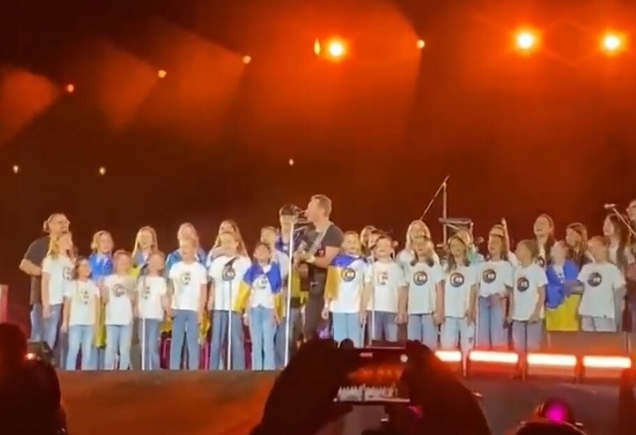 Концерт Сoldplay у Берліні - Кріс Мартін заспівав з дітьми з України, відео - фото 1