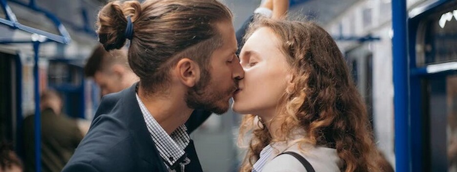 Астрологи назвали знаки Зодиака, которые не стесняются показывать чувства прилюдно 