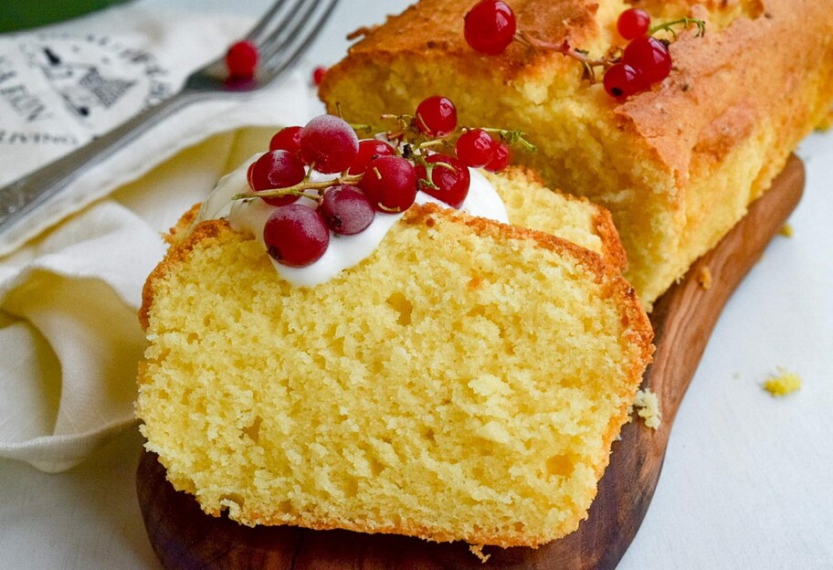 Сирний кекс - Як приготувати пиріг з родзинками - рецепт - фото 1