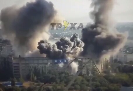 Армія РФ знищила у Миколаєві два виші: шокуючі кадри вибухів (відео)