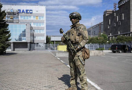 Россияне свозят на Запорожскую АЭС тяжелую технику: зафиксированы первые обстрелы 
