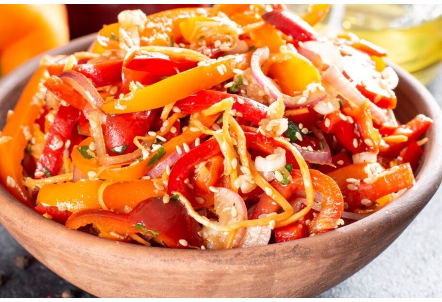 Салат з моркви та болгарського перцю - готуємо страву без майонезу - покроковий рецепт - фото 1