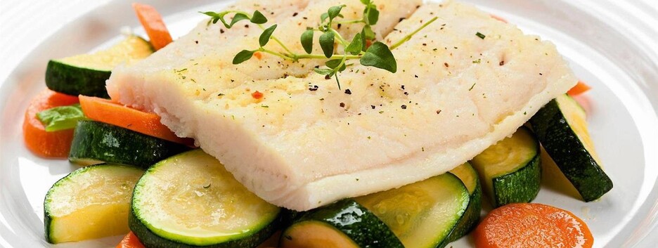 Диетический ужин на пару: рецепт трески с овощами в мультиварке 