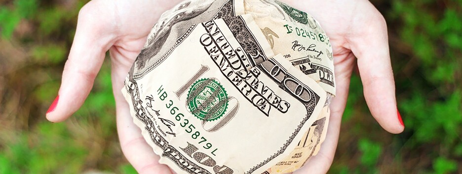 Між поганим та дуже поганим рішенням: навіщо НБУ підняв курс долара