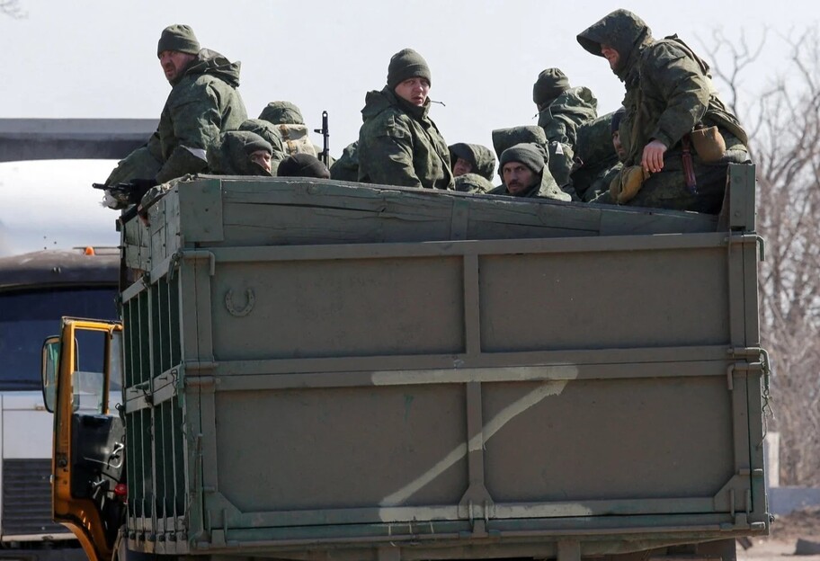 ДТП на трасі Мелітополь-Бердянськ - росіяни на КАМАЗі переїхали цивільну машину - фото 1