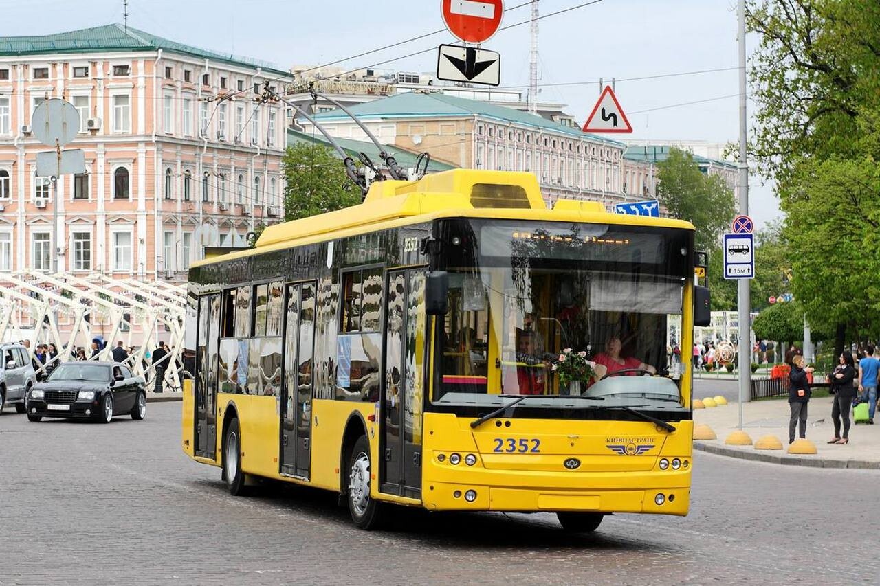 У Києві відновлять три тролейбусні маршрути: схема руху