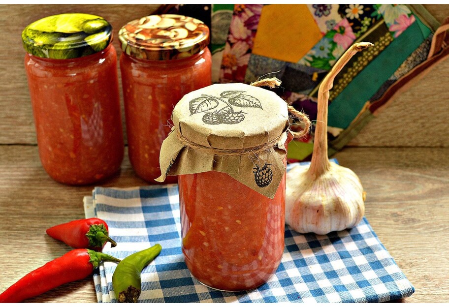 Сырая аджика - пошаговый рецепт острого соуса - как приготовить быстро - фото 1