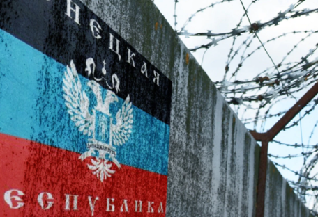 В Еленовке ракетным ударом разрушена колония, в которой содержались пленные украинские военные