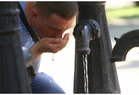 В Киеве запретили набирать воду в некоторых бюветах: в чем причина