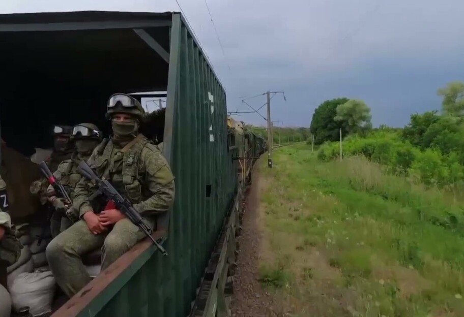 ВСУ В Херсонской области уничтожили поезд россиян - погибли 80 оккупантов  - фото 1