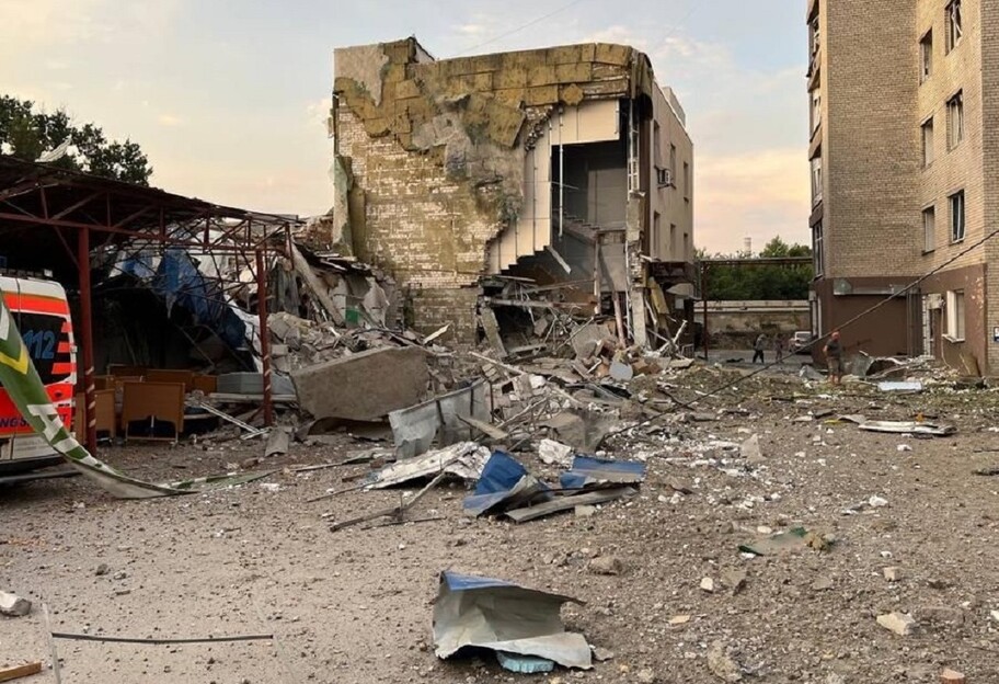 РФ обстреливает украинские больницы - Виктор Ляшко рассказал о разрушенных учреждениях - фото 1