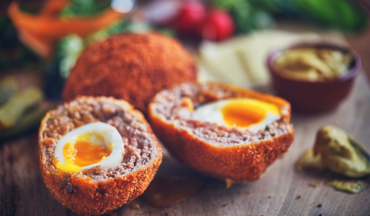 Мясная закуска с перепелиными яйцами – кулинарный рецепт