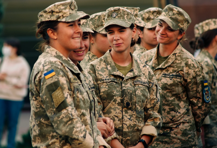 Військовий облік для жінок - кому дадуть відстрочку - список документів - фото 1