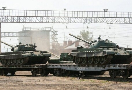 Не приспособлены к современным боям: Россия везет в Украину старые Т-62 (видео)