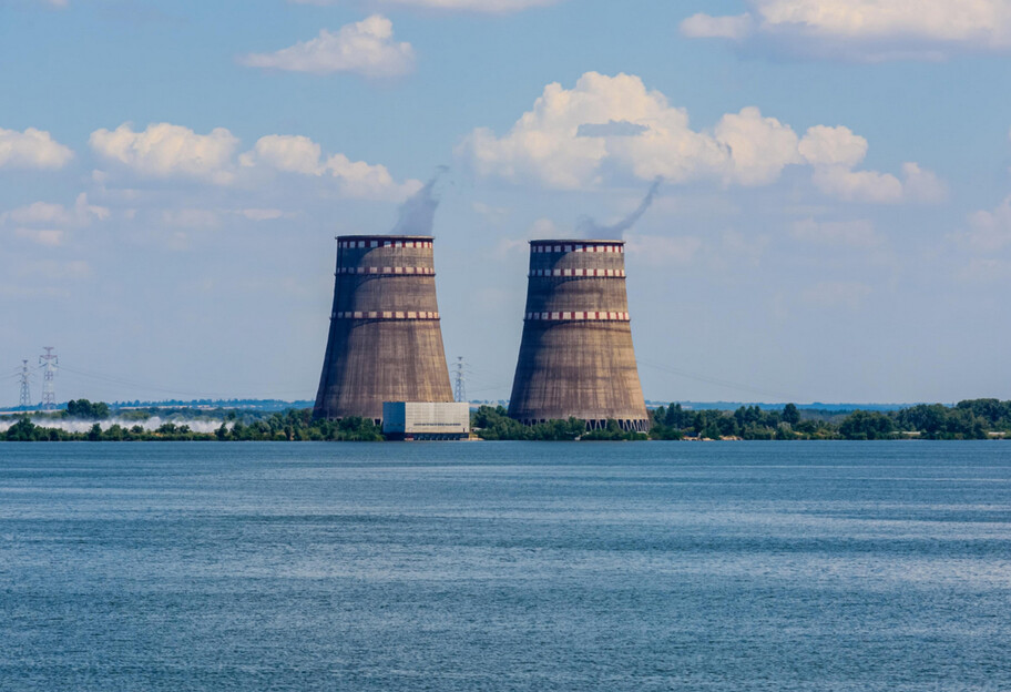 Оккупанты обстреляли Запорожскую АЭС - в воздух может попасть радиация - фото 1