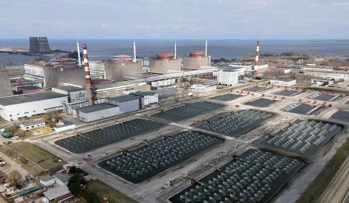 Оккупанты повредили магистраль Запорожской АЭС: отключен 4-й энергоблок фото