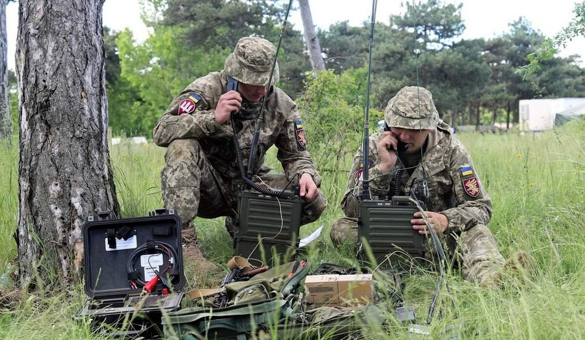 Поздравления с Днем военного связиста