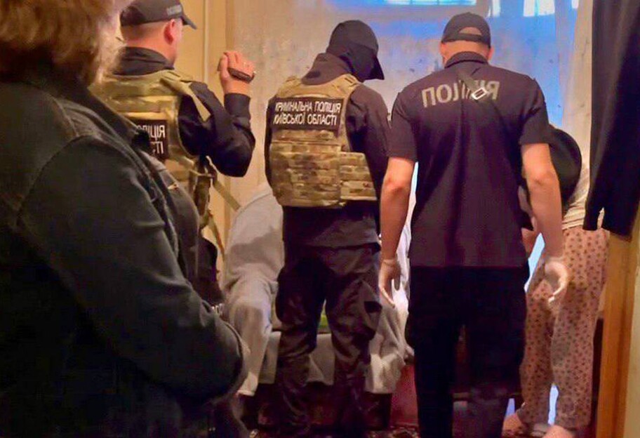 В Буче мародеры грабили ломбарды - видео задержания  - фото 1