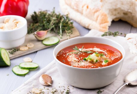 Ніжний та пряний: готуємо два літні супи на будь-який смак