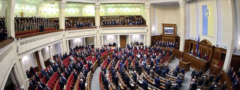 В Україні продовжили військовий стан та загальну мобілізацію