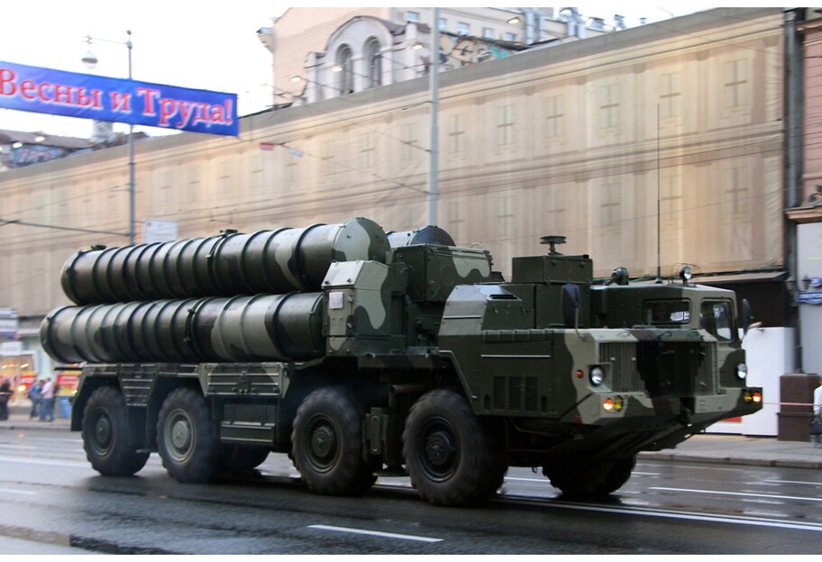 ЗУР для С-300 звозять з усієї Росії - РФ знімає зі зберігання ракети, що використовуються зараз по поверхні - фото 1