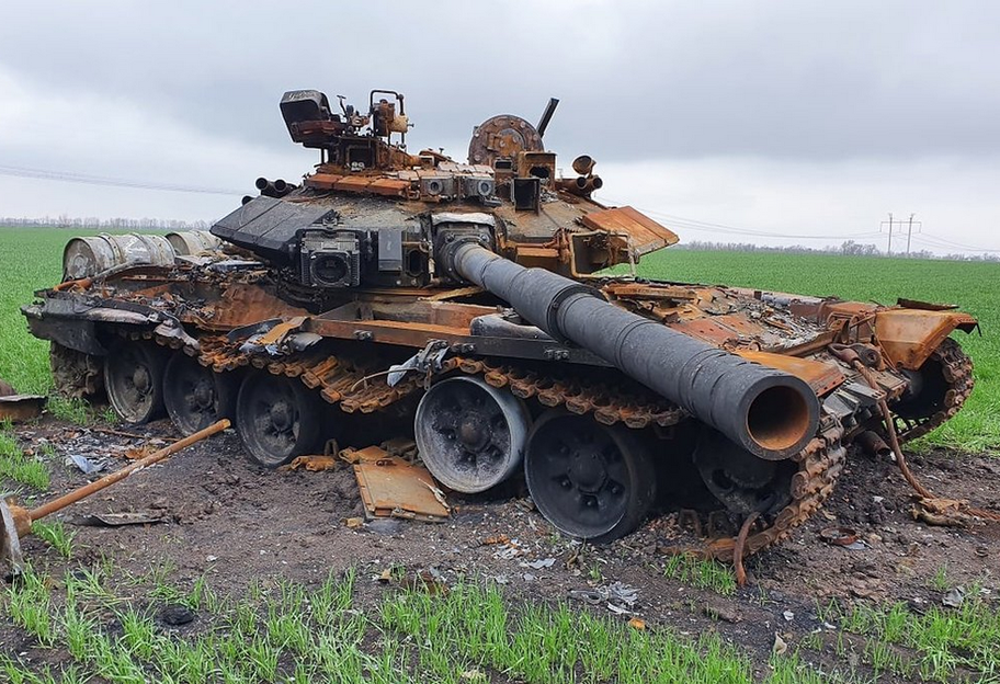 ЗСУ знищили танк росіян - екіпаж загинув, відео - фото 1