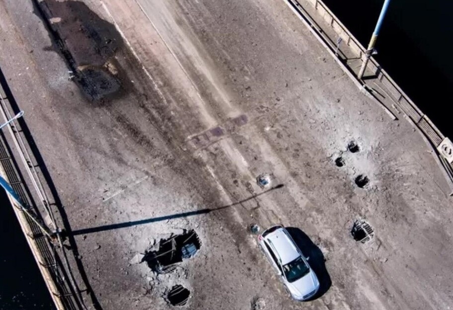 Удар по Антонівському мосту 22 серпня - місцеві розповіли про руйнування - відео - фото 1