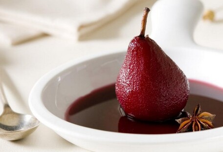 Вишуканий десерт: рецепт груш у вині