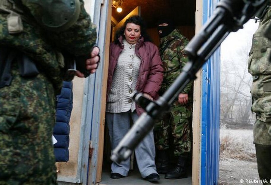 Оккупанты в Херсонской области похищают людей - их увозят в Крым  - фото 1