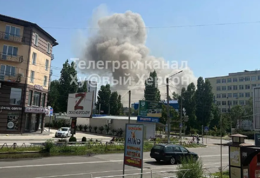 ВСУ уничтожили штаб оккупантов в Новой Каховке - видео с завода Сокол - фото 1