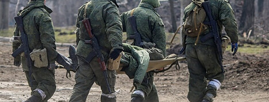 Мінус 450 окупантів та гелікоптер: названі втрати РФ на 30 серпня